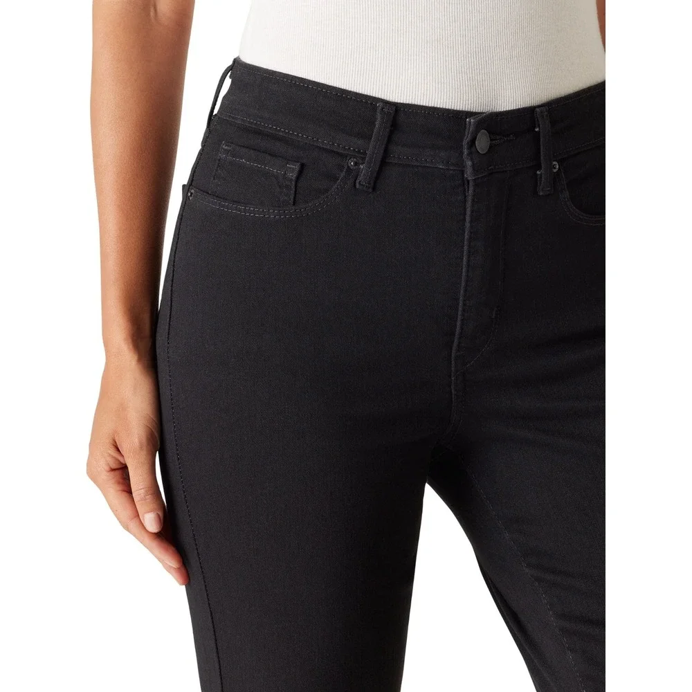 Womans Signature Levi Strauss Mid Rise skinny black jeans Size 6‎